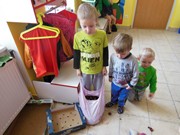 Výprava do lesa, krmení zvířátek